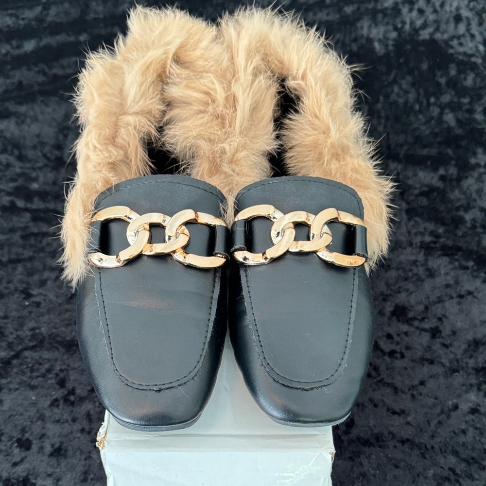Black Fur-Trimmed Loafers with Gold Chain